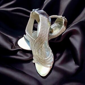 Delicacy Womens Angel-37 Strappy Rhinestone Dress Sandal Low Heel Size 5